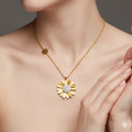 Daisy Bloom Necklace